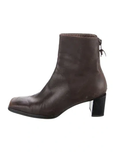 Pre-owned Stuart Weitzman Leather Boots In Brown
