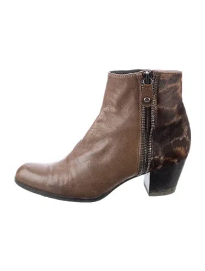 Pre-owned Stuart Weitzman Leather Boots In Brown