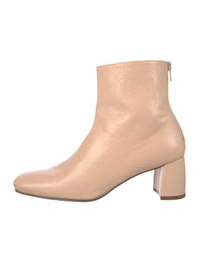Pre-owned Stuart Weitzman Leather Boots In Neutral