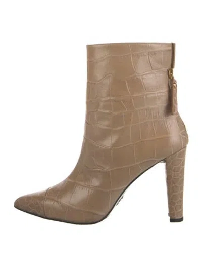 Pre-owned Stuart Weitzman Leather Boots In Neutral