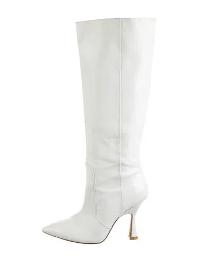 Pre-owned Stuart Weitzman Leather Boots In White