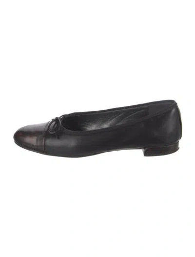 Pre-owned Stuart Weitzman Leather Bow Accents Ballet Flats In Black