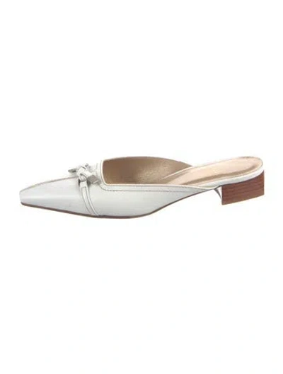 Pre-owned Stuart Weitzman Leather Bow Accents Mules In White