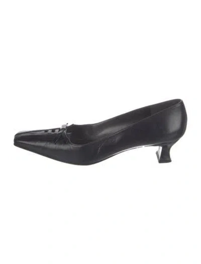 Pre-owned Stuart Weitzman Leather Bow Accents Pumps In Black