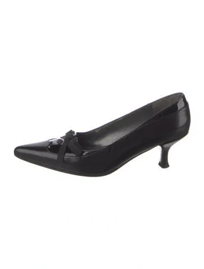 Pre-owned Stuart Weitzman Leather Bow Accents Pumps In Black
