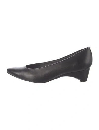 Pre-owned Stuart Weitzman Leather Chain-link Accents Flats In Black