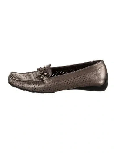 Pre-owned Stuart Weitzman Leather Chain-link Accents Loafers