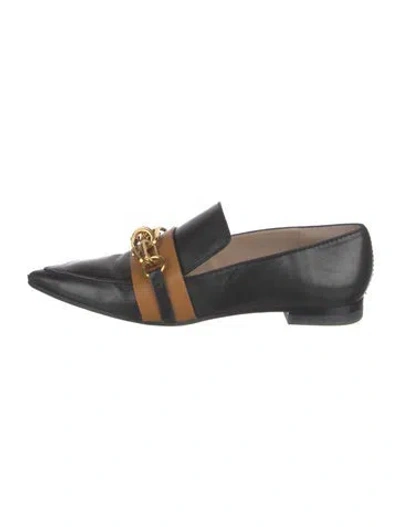 Pre-owned Stuart Weitzman Leather Chain-link Accents Loafers