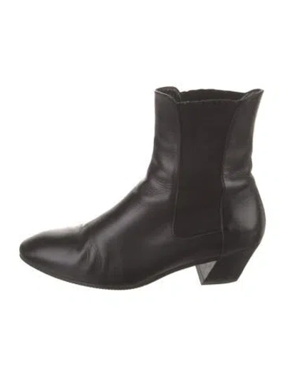 Pre-owned Stuart Weitzman Leather Chelsea Boots In Black