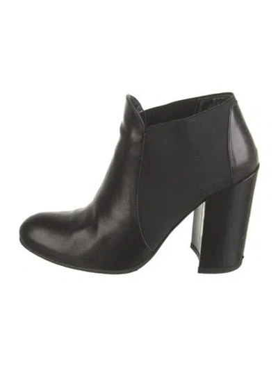 Pre-owned Stuart Weitzman Leather Chelsea Boots In Black