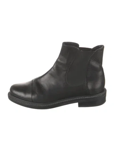Pre-owned Stuart Weitzman Leather Chelsea Boots In Black
