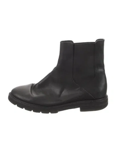 Pre-owned Stuart Weitzman Leather Chelsea Boots In Black