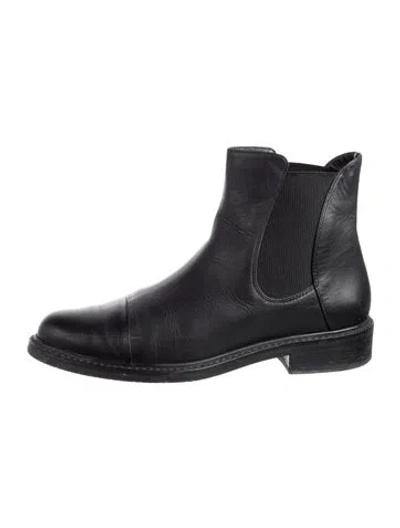 Pre-owned Stuart Weitzman Leather Chelsea Boots In Black