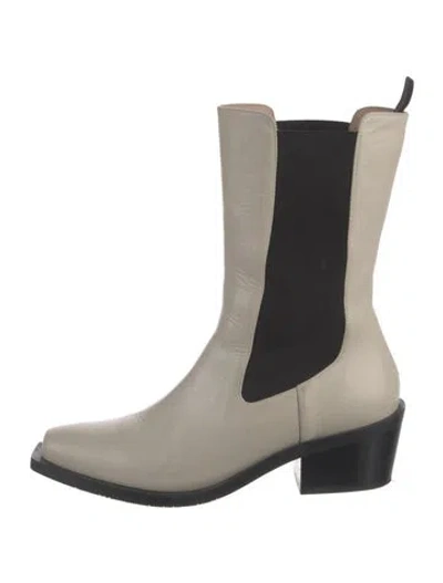 Pre-owned Stuart Weitzman Leather Chelsea Boots In Neutral
