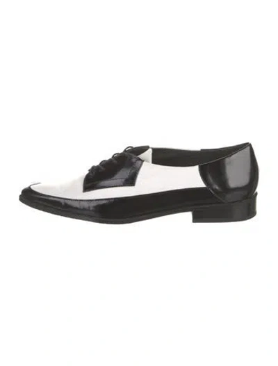 Pre-owned Stuart Weitzman Leather Colorblock Pattern Oxfords In Black
