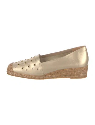 Pre-owned Stuart Weitzman Leather Crystal Embellishments Espadrilles In Gold