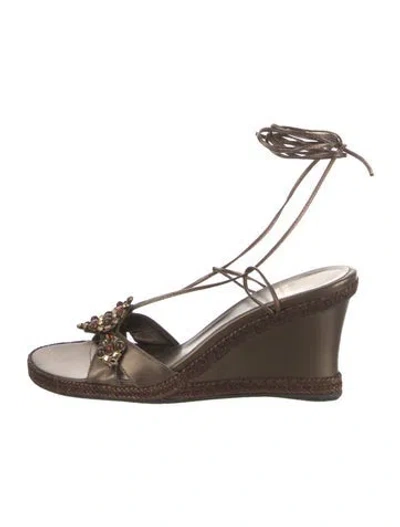 Pre-owned Stuart Weitzman Leather Crystal Embellishments Gladiator Sandals