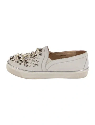 Pre-owned Stuart Weitzman Leather Crystal Embellishments Loafers In White