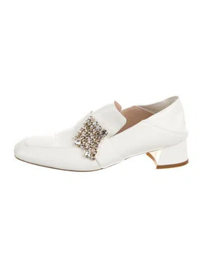Pre-owned Stuart Weitzman Leather Crystal Embellishments Mules In White