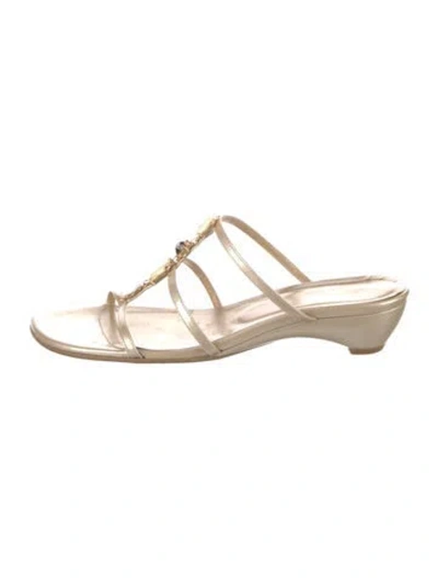 Pre-owned Stuart Weitzman Leather Crystal Embellishments Slides In Neutral