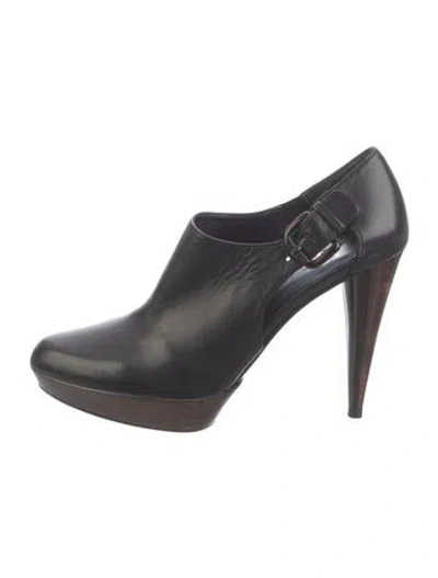 Pre-owned Stuart Weitzman Leather D'orsay Pumps In Black