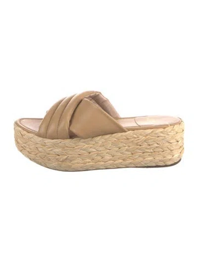 Pre-owned Stuart Weitzman Leather Espadrilles In Neutral