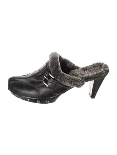 Pre-owned Stuart Weitzman Leather Faux Fur Trim Mules In Black