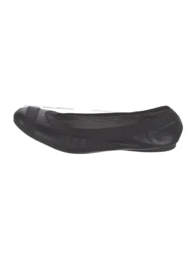 Pre-owned Stuart Weitzman Leather Flats In Black