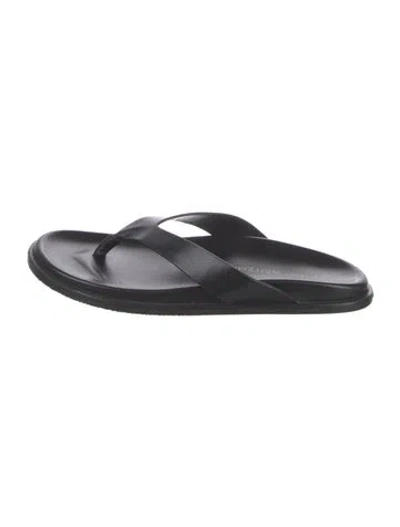 Pre-owned Stuart Weitzman Leather Flip Flops In Black