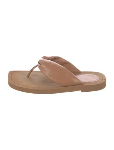 Pre-owned Stuart Weitzman Leather Flip Flops In Neutral