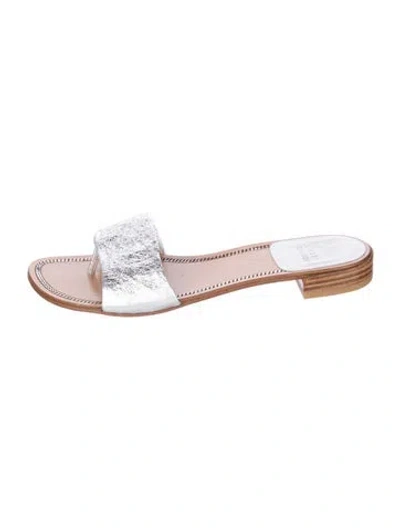 Pre-owned Stuart Weitzman Leather Flip Flops In Silver