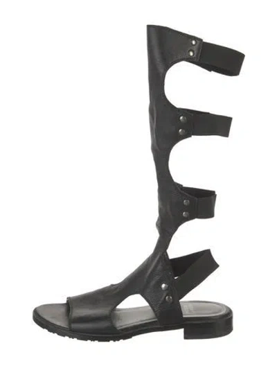 Pre-owned Stuart Weitzman Leather Gladiator Sandals In Black