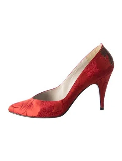 Pre-owned Stuart Weitzman Leather Graphic Print Pumps In Red