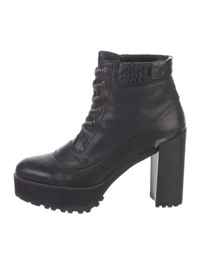 Pre-owned Stuart Weitzman Leather Lace-up Boots In Black
