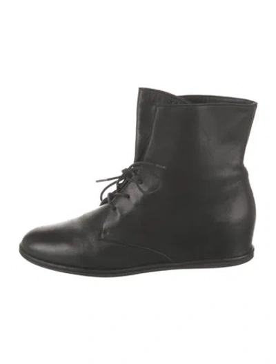 Pre-owned Stuart Weitzman Leather Lace-up Boots In Black