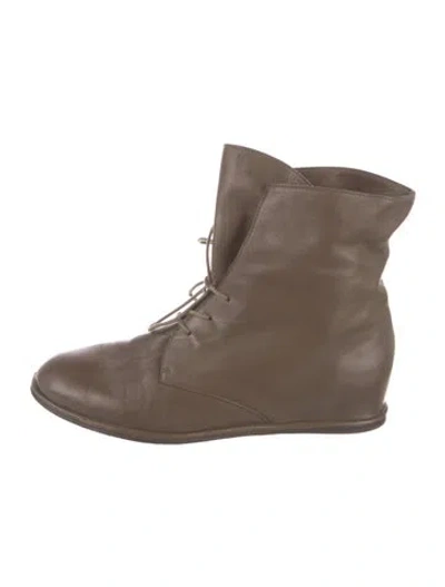 Pre-owned Stuart Weitzman Leather Lace-up Boots In Brown