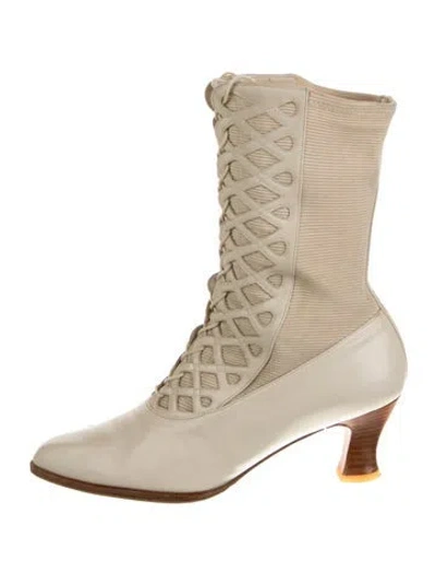 Pre-owned Stuart Weitzman Leather Lace-up Boots In Neutral