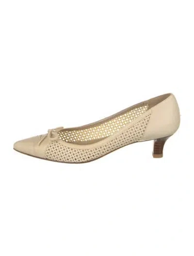 Pre-owned Stuart Weitzman Leather Lasercut Accents Pumps In Neutral