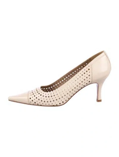 Pre-owned Stuart Weitzman Leather Lasercut Accents Pumps In Neutral