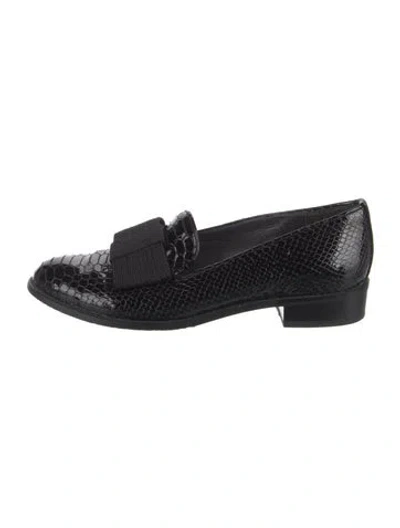 Pre-owned Stuart Weitzman Leather Loafers In Black
