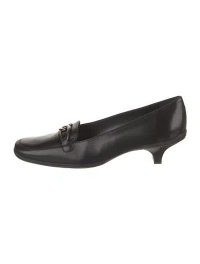 Pre-owned Stuart Weitzman Leather Loafers In Black