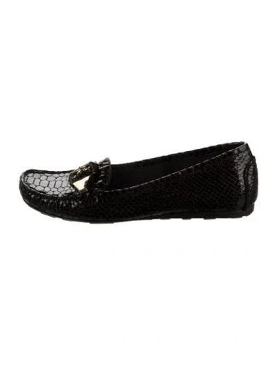 Pre-owned Stuart Weitzman Leather Loafers In Black