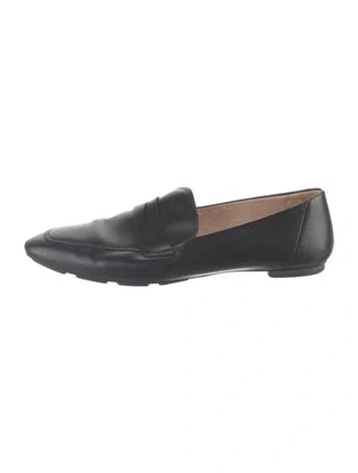 Pre-owned Stuart Weitzman Leather Loafers In Black