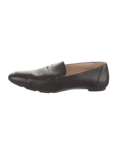 Pre-owned Stuart Weitzman Leather Loafers In Black