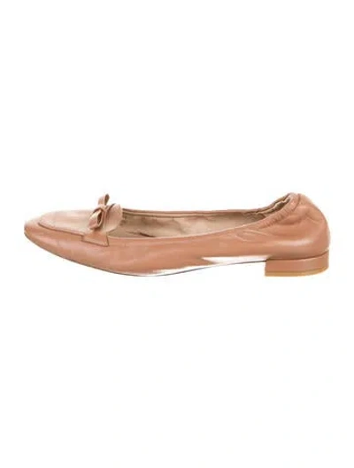 Pre-owned Stuart Weitzman Leather Loafers In Brown