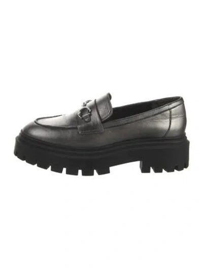 Pre-owned Stuart Weitzman Leather Loafers In Multi