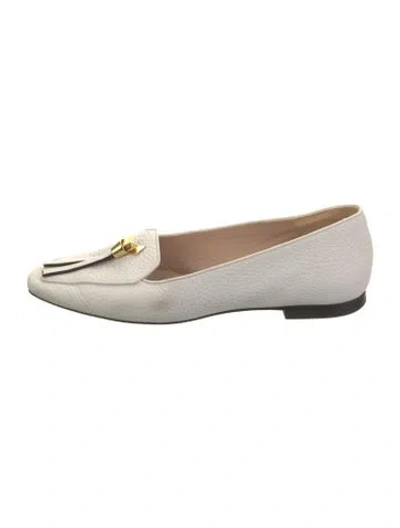 Pre-owned Stuart Weitzman Leather Loafers In White