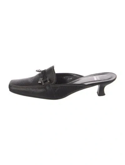 Pre-owned Stuart Weitzman Leather Mules In Black
