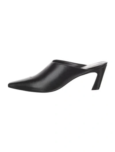 Pre-owned Stuart Weitzman Leather Mules In Black