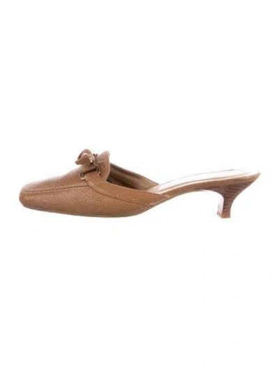 Pre-owned Stuart Weitzman Leather Mules In Brown